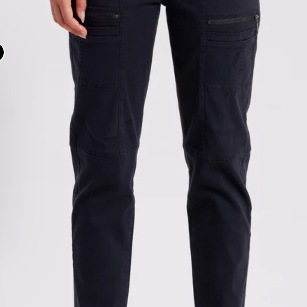 UNIONBAY Black Ankle Pants